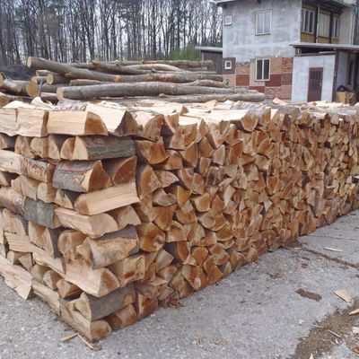 Sklad dřeva